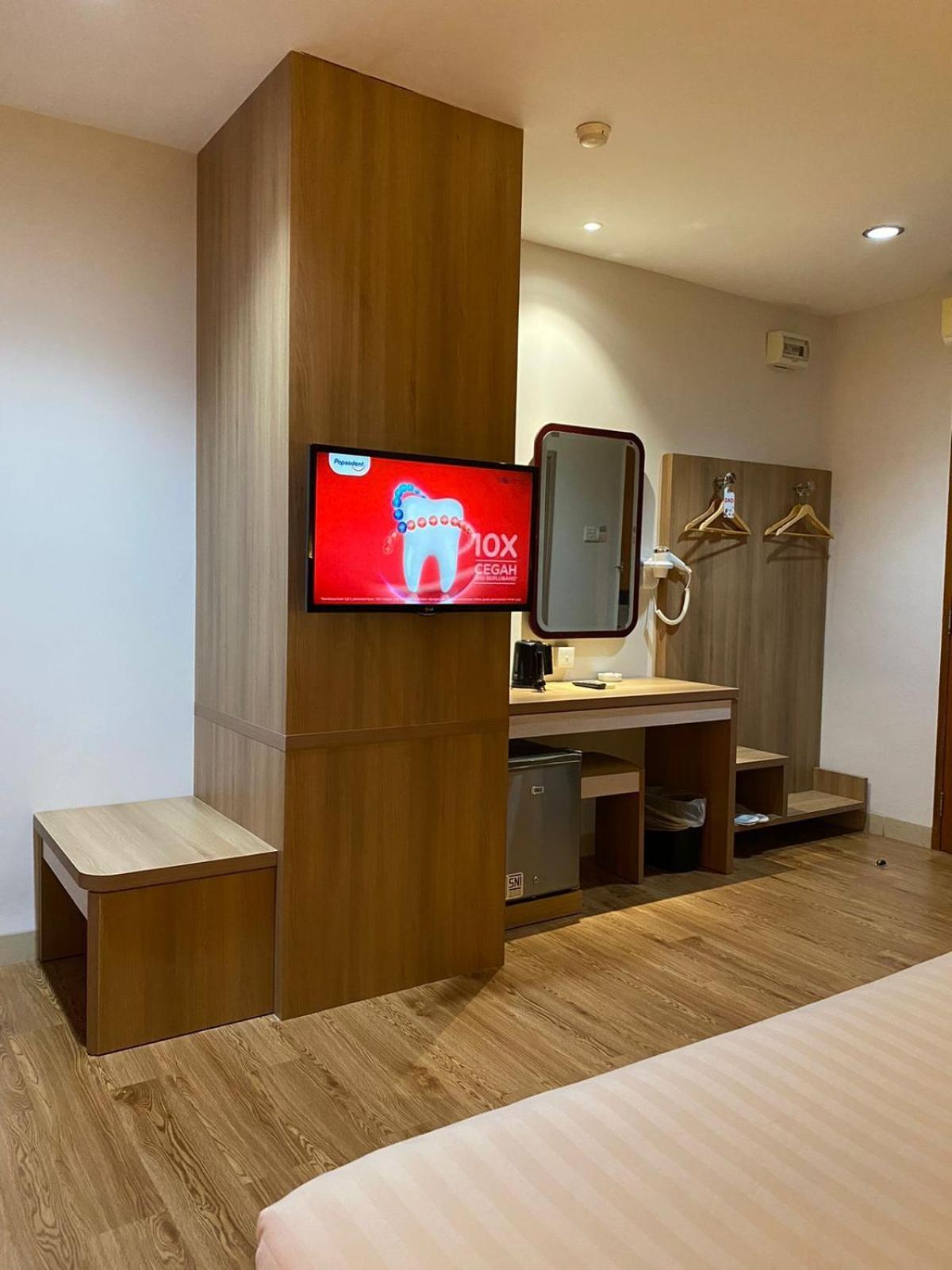 Lovina Inn - Nagoya Batam Екстер'єр фото