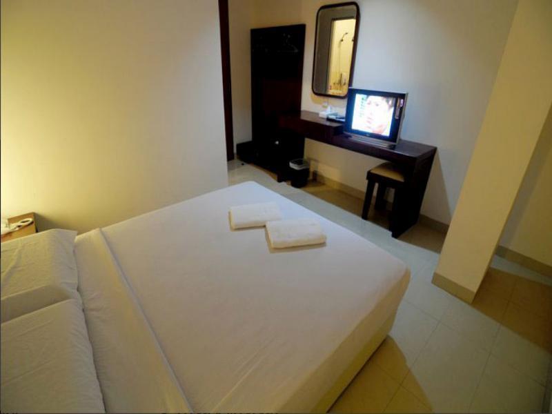 Lovina Inn - Nagoya Batam Екстер'єр фото