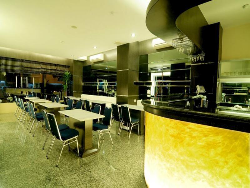 Lovina Inn - Nagoya Batam Екстер'єр фото