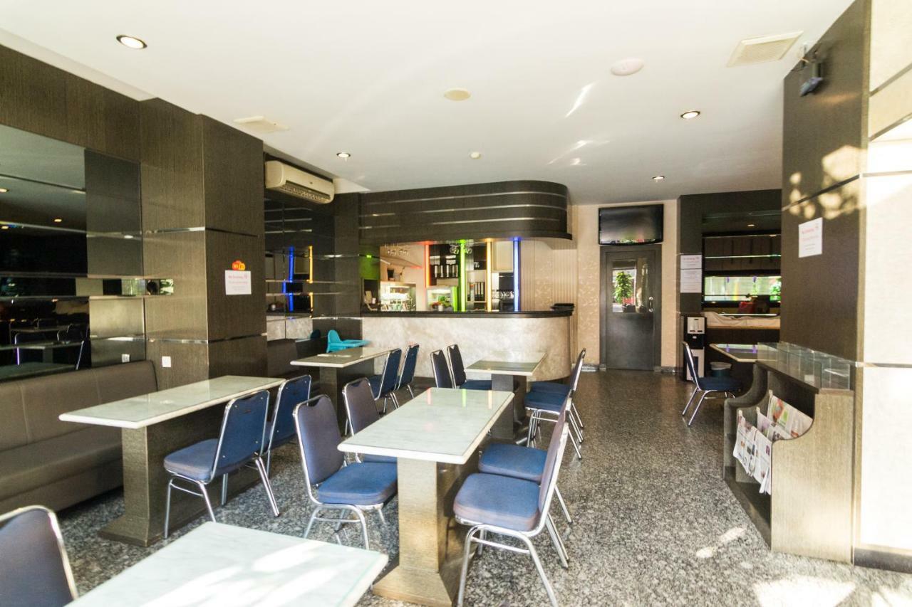 Lovina Inn - Nagoya Batam Екстер'єр фото
